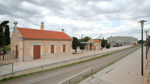 Son Carrió railway station