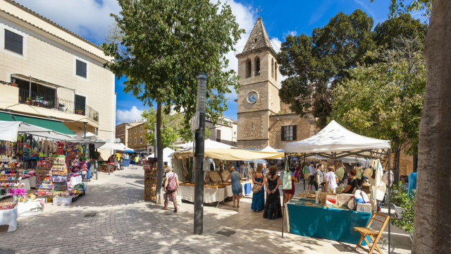 Weekly market in Son Servera
